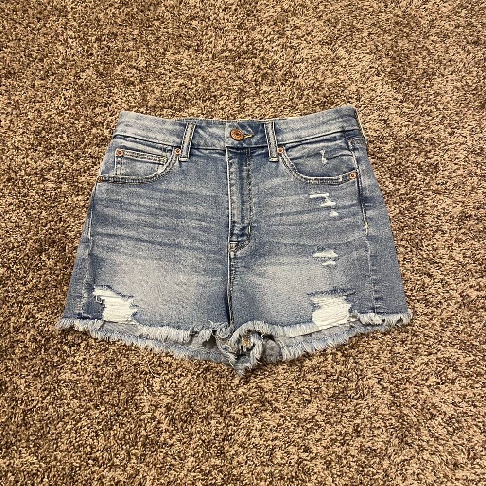 Light wash high waisted american eagle shorts